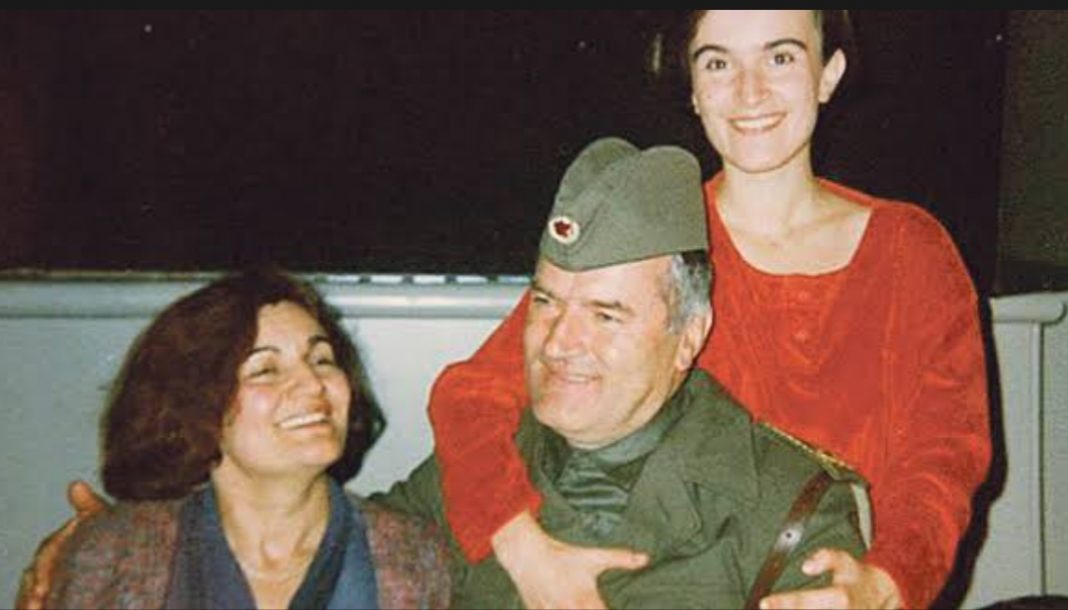 Mladić želio biti sahranjen pored kćerke koja si je oduzela život kada je shvatila kakve je otac zločine činio - featured image Mladić želio biti sahranjen pored kćerke koja si je oduzela život kada je shvatila kakve je otac zločine činio - featured image