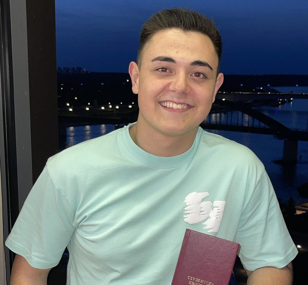 EKSKLUZIVNO: Nermin na nagovor Viki sve objelodanio, “očistio” sam je odmah prvu godinu, svaki put pjevačica prospe vodu iz sebe, I0ži se stara j0š - featured image EKSKLUZIVNO: Nermin na nagovor Viki sve objelodanio, “očistio” sam je odmah prvu godinu, svaki put pjevačica prospe vodu iz sebe, I0ži se stara j0š - featured image