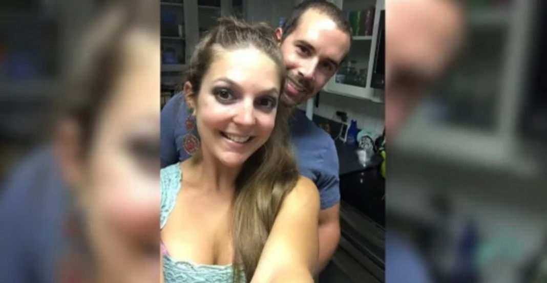 Došao sam kući i ZATEKAO SVOJU ŽENU NA SVOM 15-GODIŠNJEM SINU U VRELOJ AKCIJI: Bili su goli na kauču u našoj kući, a njeno pravdanje je poraz života - featured image