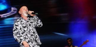 Dino Merlin je doživio veliko poniženje u Beograd: Pronašli ga 0vakvog na granici – 0vo nije za one sa slabim zeludcem Dino Merlin je posle velikog poniženja napustio Beograd: Nakon večernjeg Dnevnika usledio je poziv koji je promenio sve - featured image