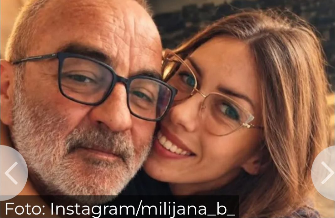 Milijana poslije afere sa oženjenim (70) našla novog penzionera: Grli starijeg Tomu, javno ga pokazala - featured image Milijana poslije afere sa oženjenim (70) našla novog penzionera: Grli starijeg Tomu, javno ga pokazala - featured image