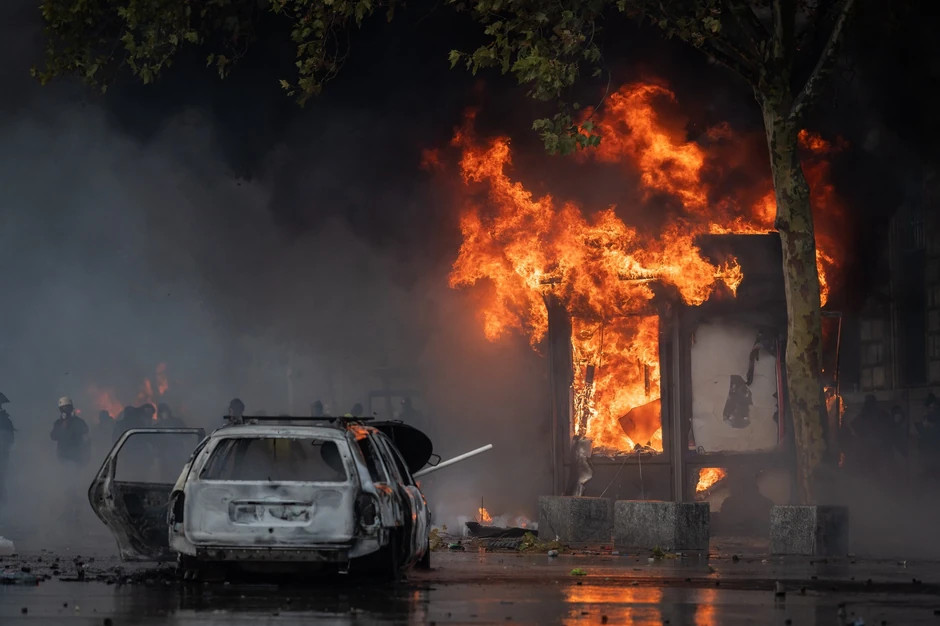 OVO JE DATUM KAD ĆE CIJELA EVROPA GORJETI Stigla zastrašujuća najava organizovanog protesta širom EU, planiraju se MASOVNI NEREDI - featured image OVO JE DATUM KAD ĆE CIJELA EVROPA GORJETI Stigla zastrašujuća najava organizovanog protesta širom EU, planiraju se MASOVNI NEREDI - featured image